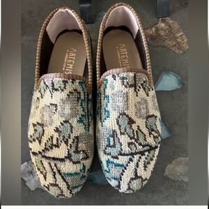 Artemis Design Co. Patterned Flats in Green and Cream